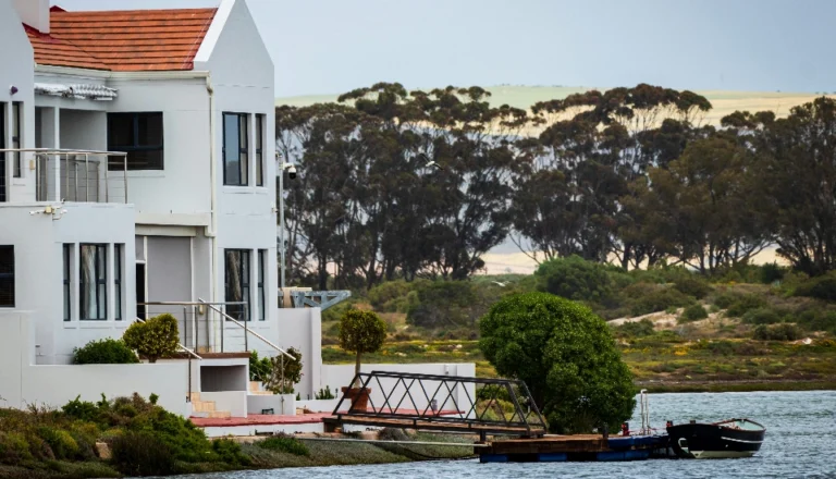 Willow Wealth vs Arrived Homes: Which Passive Investment Platform Is Right for You?